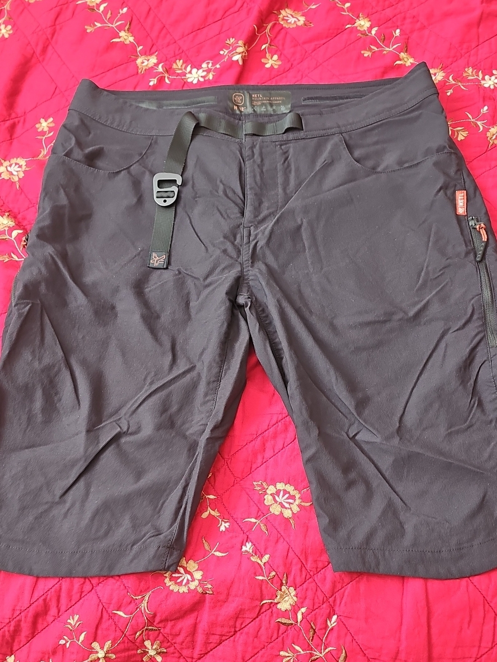 Men's Black Athletic Stretch Shorts with Integrated Webbing Belt